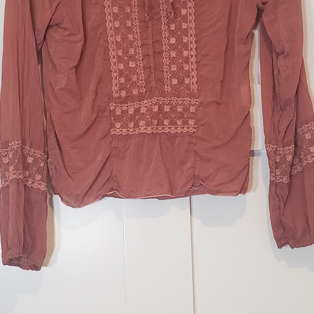 Johnny Was Embroidered Flowers Semi Sheer Blouse Tie At Neck Rust Sz Small Boho - Picture 4 of 13